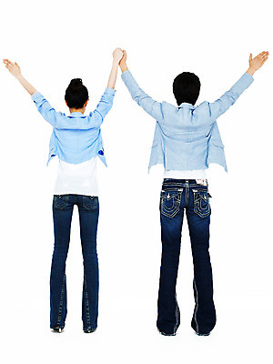 포토 JPG 스튜디오촬영 전신 커플 여자 남자 포즈 모션 실내 서기 누끼 사람 동양인 손짓 20대 성인 두명 뒷모습 손들기 만세 한국인 청년만 성인만 국내포토 뷰포인트 관계 인종 청년 내부 파일형식