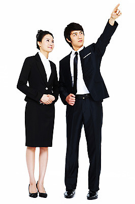 포토 JPG 스튜디오촬영 전신 응시 여자 남자 포즈 비즈니스 모션 실내 서기 미소 웃음 누끼 사람 동양인 정장 손짓 20대 성인 두명 비즈니스라이프 한국인 가리킴 비즈니스맨 비즈니스우먼 동료 청년만 성인만 국내포토 라이프스타일 시선 옷 관계 표정 인종 청년 내부 직장인 파일형식