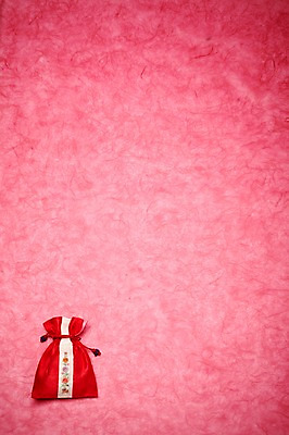 포토 JPG 스튜디오촬영 한국전통 전통 명절 백그라운드 새해 복주머니 전통소품 실내 사람없음 장식 빨간색 한지 오브젝트 국내포토 기념일 종이 컬러 한국 내부 파일형식