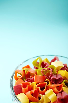 포토 JPG 스튜디오촬영 모양 그릇 음식 백그라운드 식재료 재료 파스타 종류 요리 사람없음 다양 하트 면류 면 믹싱볼 국내포토 식기 다수 서양음식 실내 파일형식