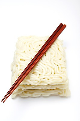 포토 JPG 스튜디오촬영 음식 백그라운드 식재료 재료 젓가락 요리 누끼 사람없음 쌓기 면류 면 우동 층 국내포토 모션 수저 실내 일본음식 파일형식