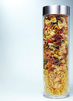 포토 JPG 스튜디오촬영 그릇 음식 백그라운드 식재료 재료 유리병 파스타 통 요리 사람없음 다양 면류 면 병 파르팔레 국내포토 식기 다수 병_용기 서양음식 실내 파스타면 파일형식