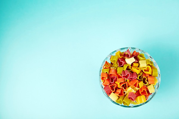 포토 JPG 스튜디오촬영 모양 그릇 음식 백그라운드 식재료 재료 파스타 종류 요리 사람없음 다양 하트 면류 면 믹싱볼 국내포토 식기 다수 서양음식 실내 파일형식