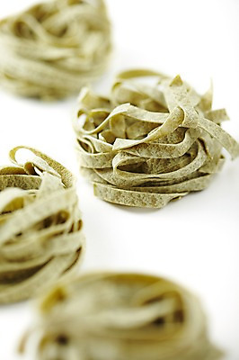 포토 JPG 스튜디오촬영 음식 백그라운드 식재료 재료 파스타 요리 근접촬영 사람없음 초록색 면류 면 국내포토 뷰포인트 컬러 서양음식 실내 파일형식