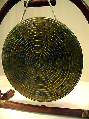 포토 JPG 한국문화 한국전통 전통 전통문화 악기 타악기 전통소품 한국 실내 국악기 사람없음 풍물놀이 사물놀이 과거 징 풍물 고전악기 국내포토 동양문화 아시아 문화 음악 컨셉 국악 내부 전통놀이 전통공연 오브젝트 파일형식