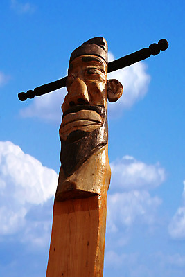 포토 JPG 주간 구름 한국문화 한국전통 전통 종교 전통문화 문화 얼굴 종교용품 하늘 한국 표정 사람없음 야외 한개 조형물 맑음 기둥 무속 무속신앙용품 과거 나무기둥 장승 목장승 목각 민간신앙 국내포토 자연요소 1 동양문화 건축 아시아 컨셉 날씨 미술 신체부위 파일형식