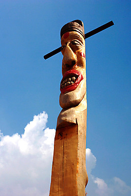 포토 JPG 주간 구름 한국문화 한국전통 전통 종교 전통문화 문화 얼굴 종교용품 하늘 한국 표정 사람없음 야외 한개 조형물 맑음 기둥 무속 무속신앙용품 과거 나무기둥 장승 목장승 목각 민간신앙 국내포토 자연요소 1 동양문화 건축 아시아 컨셉 날씨 미술 신체부위 파일형식