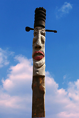 포토 JPG 주간 구름 한국문화 한국전통 전통 종교 전통문화 문화 얼굴 종교용품 하늘 한국 표정 사람없음 야외 한개 조형물 맑음 기둥 무속 무속신앙용품 과거 나무기둥 장승 목장승 목각 민간신앙 국내포토 자연요소 1 동양문화 건축 아시아 컨셉 날씨 미술 신체부위 파일형식
