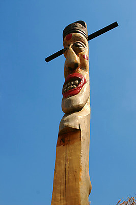 포토 JPG 주간 구름 한국문화 한국전통 전통 종교 전통문화 문화 얼굴 종교용품 하늘 한국 표정 사람없음 야외 한개 조형물 맑음 기둥 무속 무속신앙용품 과거 나무기둥 장승 목장승 목각 민간신앙 국내포토 자연요소 1 동양문화 건축 아시아 컨셉 날씨 미술 신체부위 파일형식