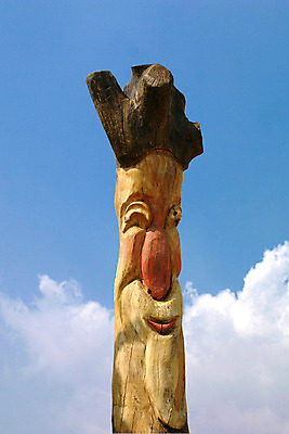 포토 JPG 주간 구름 한국문화 한국전통 전통 종교 전통문화 문화 얼굴 종교용품 하늘 한국 표정 사람없음 야외 한개 조형물 맑음 기둥 무속 무속신앙용품 과거 나무기둥 장승 목장승 목각 민간신앙 국내포토 자연요소 1 동양문화 건축 아시아 컨셉 날씨 미술 신체부위 파일형식