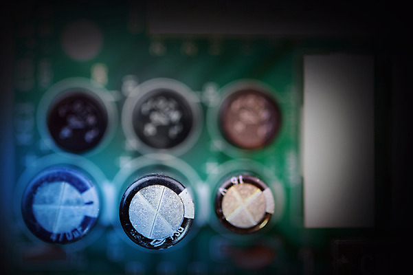 포토 JPG 스튜디오촬영 과학 실내 정보기술 근접촬영 사람없음 아웃포커스 기계 과학기술 부속품 회로판 분석 오브젝트 하이테크 전자회로 콘덴서 국내포토 뷰포인트 컨셉 기술 촬영기법 내부 파일형식