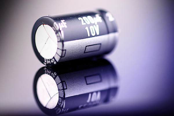 포토 JPG 스튜디오촬영 실내 정보기술 그림자 근접촬영 사람없음 아웃포커스 부속품 회로판 분석 오브젝트 전자회로 콘덴서 국내포토 뷰포인트 컨셉 기술 촬영기법 내부 파일형식