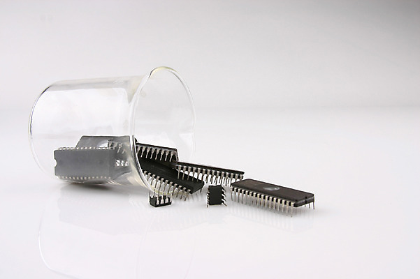 포토 JPG 스튜디오촬영 과학 잔 첨단산업 실내 사람없음 컵 과학기술 부속품 분석 오브젝트 비커 반도체 반도체산업 국내포토 식기 산업 컨셉 기술 실험기구 내부 파일형식