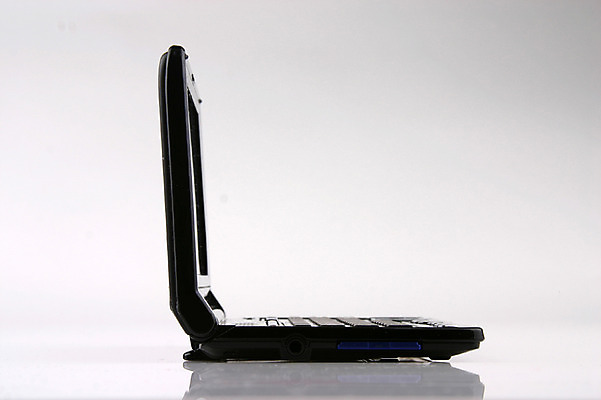 포토 JPG 스튜디오촬영 실내 정보기술 사람없음 노트북 전자제품 컴퓨터 기계 키보드 휴대용 분석 오브젝트 국내포토 컨셉 기술 내부 파일형식