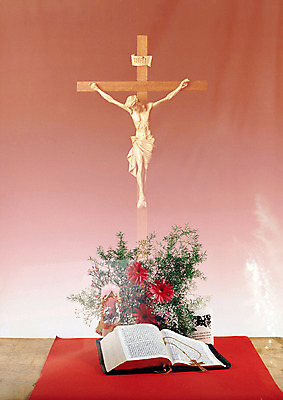 JPG 편집이미지 꽃 기독교 종교 꽃다발 십자가 목걸이 초 촛불 종교용품 기독교용품 사람없음 장식 성경 예수 오브젝트 편집실사 식물 장신구 신_종교 CG 파일형식