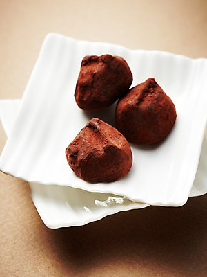 포토 JPG 스튜디오촬영 접시 기념일 음식 디저트 실내 발렌타인데이 사랑 이벤트 사람없음 초콜릿 달콤 국내포토 식기 감정 데이이벤트 내부 맛 파일형식