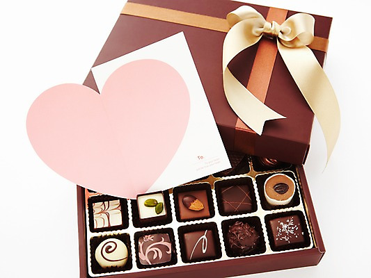 포토 JPG 스튜디오촬영 기념일 음식 디저트 실내 발렌타인데이 선물 사랑 이벤트 사람없음 선물상자 초콜릿 하트 달콤 국내포토 카드프레임 모양 감정 데이이벤트 프레임 내부 상자 맛 파일형식