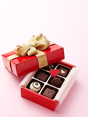 포토 JPG 스튜디오촬영 기념일 음식 디저트 실내 발렌타인데이 선물 사랑 이벤트 사람없음 선물상자 초콜릿 하트 달콤 국내포토 모양 감정 데이이벤트 내부 상자 맛 파일형식