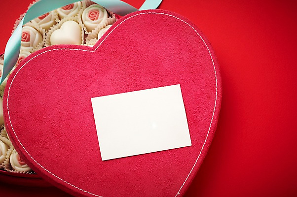 포토 JPG 스튜디오촬영 기념일 음식 디저트 실내 발렌타인데이 선물 사랑 이벤트 사람없음 선물상자 초콜릿 하트 달콤 국내포토 카드프레임 모양 감정 데이이벤트 프레임 내부 상자 맛 파일형식