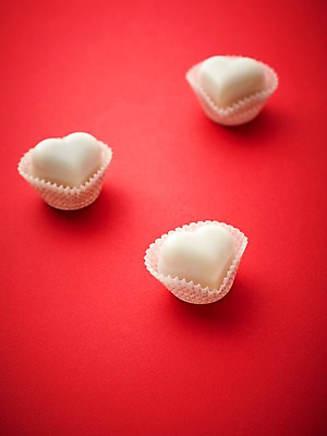 포토 JPG 스튜디오촬영 기념일 음식 디저트 실내 발렌타인데이 사랑 이벤트 사람없음 초콜릿 하트 달콤 국내포토 모양 감정 데이이벤트 내부 맛 파일형식