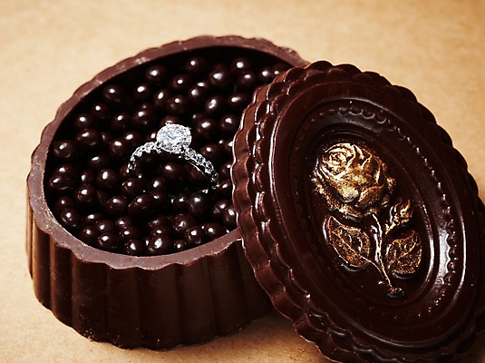 포토 JPG 스튜디오촬영 기념일 음식 프로포즈 장신구 디저트 실내 발렌타인데이 선물 사랑 이벤트 사람없음 상자 초콜릿 반지 달콤 보석 국내포토 감정 데이이벤트 내부 맛 광석 파일형식