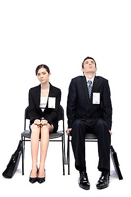 포토 JPG 스튜디오촬영 전신 서양인 외국인 해외기획촬영 직업 여자 2011년태국 남자 대학생 포즈 의자 서류가방 가방 비즈니스 모션 실내 누끼 사람 앉기 정장 손짓 20대 성인 두명 비즈니스라이프 경쟁 구직 직장인 기다림 이름표 지루함 면접 취업준비생 열정 수험표 긴장 청년만 성인만 국내포토 학생 라이프스타일 잡화 옷 감정 가구 컨셉 인종 청년 내부 파일형식