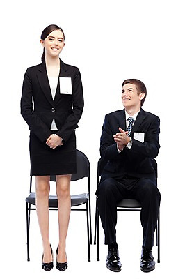 포토 JPG 스튜디오촬영 전신 서양인 외국인 해외기획촬영 직업 응시 여자 2011년태국 남자 대학생 포즈 의자 비즈니스 모션 실내 서기 미소 웃음 누끼 사람 앉기 정장 손짓 20대 성인 두명 비즈니스라이프 경쟁 구직 직장인 이름표 박수 면접 취업준비생 열정 수험표 청년만 성인만 국내포토 학생 라이프스타일 시선 옷 감정 가구 컨셉 표정 인종 청년 내부 파일형식