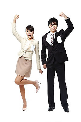 포토 JPG 스튜디오촬영 전신 직업 여자 남자 대학생 포즈 비즈니스 모션 실내 서기 미소 웃음 누끼 사람 동양인 정장 손짓 20대 성인 두명 비즈니스라이프 경쟁 기쁨 한국인 구직 직장인 이름표 합격 면접 취업준비생 열정 수험표 청년만 성인만 국내포토 학생 라이프스타일 옷 감정 컨셉 표정 인종 청년 내부 파일형식