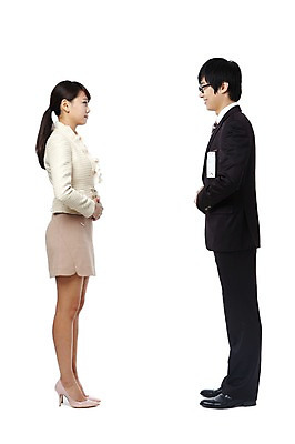 포토 JPG 스튜디오촬영 전신 직업 여자 남자 대학생 포즈 비즈니스 모션 실내 서기 미소 웃음 누끼 사람 동양인 정장 20대 성인 두명 비즈니스라이프 마주보기 경쟁 한국인 구직 직장인 이름표 면접 취업준비생 열정 수험표 청년만 성인만 국내포토 학생 라이프스타일 옷 감정 컨셉 표정 인종 청년 내부 파일형식