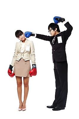 포토 JPG 스튜디오촬영 전신 직업 여자 남자 대학생 포즈 비즈니스 모션 실내 서기 누끼 사람 동양인 정장 20대 성인 두명 비즈니스라이프 경쟁 권투 한국인 구직 우승 권투글러브 펀치 직장인 이름표 라이벌 면접 싸움 취업준비생 열정 수험표 패배 권투용품 청년만 성인만 국내포토 학생 라이프스타일 옷 감정 스포츠용품 컨셉 인종 청년 내부 격투기 글러브 최고 파일형식