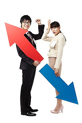 포토 JPG 스튜디오촬영 전신 직업 여자 남자 화살표 대학생 포즈 비즈니스 모션 실내 서기 미소 웃음 들기 누끼 사람 동양인 정장 손짓 20대 성인 두명 비즈니스라이프 경쟁 기쁨 한국인 구직 슬픔 축하 직장인 이름표 하락 합격 면접 상승 취업준비생 열정 수험표 불합격 청년만 성인만 국내포토 학생 라이프스타일 옷 감정 컨셉 표정 인종 청년 내부 파일형식