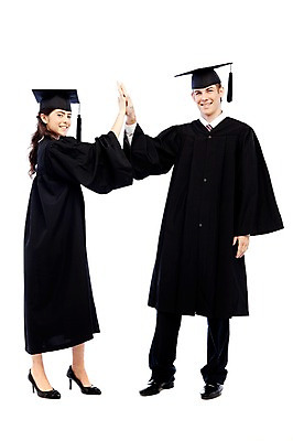 포토 JPG 스튜디오촬영 전신 서양인 외국인 해외기획촬영 학생 여자 2011년태국 기념일 남자 대학생 포즈 학사모 졸업 모션 성공 졸업식 실내 졸업생 서기 미소 웃음 누끼 사람 이벤트 20대 성인 두명 친구 파이팅 축하 가운 졸업가운 결과 하이파이브 청년만 성인만 국내포토 모자_잡화 옷 교육 컨셉 관계 표정 인종 손짓 청년 내부 파일형식