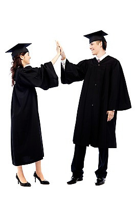 포토 JPG 스튜디오촬영 전신 서양인 외국인 해외기획촬영 학생 여자 2011년태국 기념일 남자 대학생 포즈 학사모 졸업 모션 성공 졸업식 실내 졸업생 서기 미소 웃음 누끼 사람 이벤트 20대 성인 두명 친구 파이팅 축하 가운 졸업가운 결과 하이파이브 청년만 성인만 국내포토 모자_잡화 옷 교육 컨셉 관계 표정 인종 손짓 청년 내부 파일형식