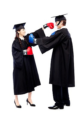 포토 JPG 스튜디오촬영 전신 서양인 외국인 해외기획촬영 학생 여자 2011년태국 기념일 남자 대학생 포즈 학사모 졸업 모션 성공 졸업식 실내 졸업생 서기 미소 웃음 누끼 사람 이벤트 20대 성인 두명 친구 경쟁 권투 축하 가운 졸업가운 권투글러브 결과 라이벌 싸움 권투용품 청년만 성인만 국내포토 모자_잡화 옷 교육 스포츠용품 컨셉 관계 표정 인종 청년 내부 격투기 글러브 파일형식