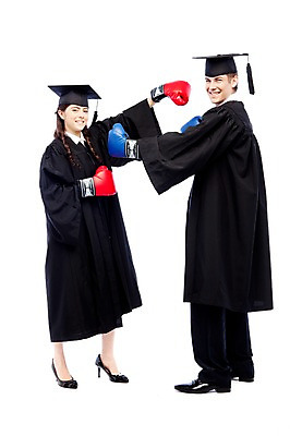 포토 JPG 스튜디오촬영 전신 서양인 외국인 해외기획촬영 학생 여자 2011년태국 기념일 남자 대학생 포즈 학사모 졸업 모션 성공 졸업식 실내 졸업생 서기 미소 웃음 누끼 사람 이벤트 20대 성인 두명 친구 경쟁 권투 축하 가운 졸업가운 권투글러브 결과 라이벌 싸움 권투용품 청년만 성인만 국내포토 모자_잡화 옷 교육 스포츠용품 컨셉 관계 표정 인종 청년 내부 격투기 글러브 파일형식