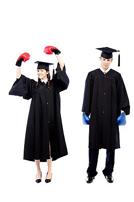 포토 JPG 스튜디오촬영 전신 서양인 외국인 해외기획촬영 학생 여자 2011년태국 기념일 남자 대학생 포즈 학사모 졸업 모션 성공 졸업식 실내 졸업생 서기 미소 웃음 누끼 사람 이벤트 20대 성인 두명 친구 경쟁 권투 기쁨 슬픔 축하 우승 가운 졸업가운 권투글러브 결과 라이벌 싸움 패배 권투용품 청년만 성인만 국내포토 모자_잡화 옷 교육 감정 스포츠용품 컨셉 관계 표정 인종 청년 내부 격투기 글러브 최고 파일형식