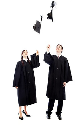 포토 JPG 스튜디오촬영 전신 서양인 외국인 해외기획촬영 학생 여자 2011년태국 기념일 남자 대학생 포즈 학사모 졸업 모션 성공 졸업식 실내 졸업생 서기 미소 웃음 들기 누끼 사람 이벤트 20대 성인 두명 친구 축하 가운 졸업가운 던지기 결과 청년만 성인만 국내포토 모자_잡화 옷 교육 컨셉 관계 표정 인종 청년 내부 파일형식