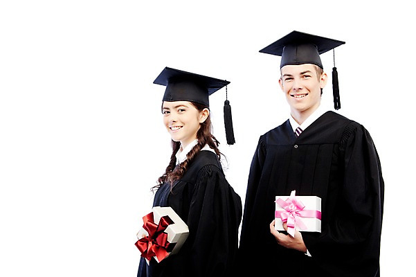 포토 JPG 스튜디오촬영 서양인 외국인 해외기획촬영 학생 여자 2011년태국 기념일 남자 대학생 포즈 학사모 졸업 모션 성공 졸업식 실내 졸업생 선물 서기 미소 웃음 들기 누끼 사람 이벤트 상반신 20대 성인 두명 친구 선물상자 상자 축하 가운 졸업가운 결과 청년만 성인만 국내포토 모자_잡화 옷 교육 컨셉 관계 표정 인종 청년 내부 파일형식