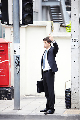 포토 JPG 주간 전신 서양인 외국인 해외기획촬영 건축물 2011년태국 남자 도로 포즈 서류가방 가방 비즈니스 모션 거리 한명 서기 들기 사람 정장 손짓 빌딩 20대 성인 야외 건물 손들기 도시 직장인 비즈니스맨 보행로 도심 신호등 남자만 남자한명만 성인남자만 청년만 청년남자만 청년남자한명만 성인한명만 성인남자한명만 성인만 국내포토 자연요소 직업 1 잡화 옷 건축 길 교통시설 인종 청년 파일형식