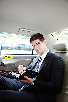 포토 JPG 주간 서양인 외국인 해외기획촬영 2011년태국 남자 교통수단 포즈 이동 비즈니스 모션 자동차 문구용품 대중교통 한명 들기 사람 앉기 정장 손짓 상반신 20대 성인 야외 필기구 펜 볼펜 다이어리 메모지 도시 직장인 비즈니스맨 택시 차안 남자만 남자한명만 성인남자만 청년만 청년남자만 청년남자한명만 성인한명만 성인남자한명만 성인만 국내포토 자연요소 직업 1 옷 육상교통 교통 컨셉 승용차 인종 청년 사무용품 오브젝트 파일형식