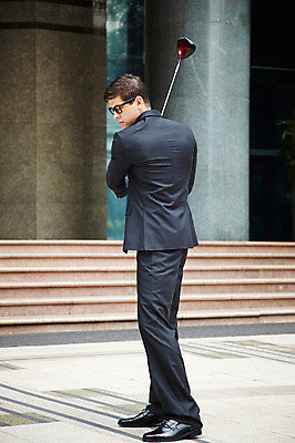 포토 JPG 주간 전신 서양인 외국인 해외기획촬영 건축물 2011년태국 남자 포즈 골프 비즈니스 모션 골프용품 골프클럽 한명 서기 들기 사람 정장 빌딩 20대 성인 야외 건물 계단 골프채 도시 직장인 비즈니스맨 도심 스윙 샷 남자만 남자한명만 성인남자만 청년만 청년남자만 청년남자한명만 성인한명만 성인남자한명만 성인만 국내포토 자연요소 직업 1 옷 건축 스포츠용품 자세 인종 청년 구기 파일형식