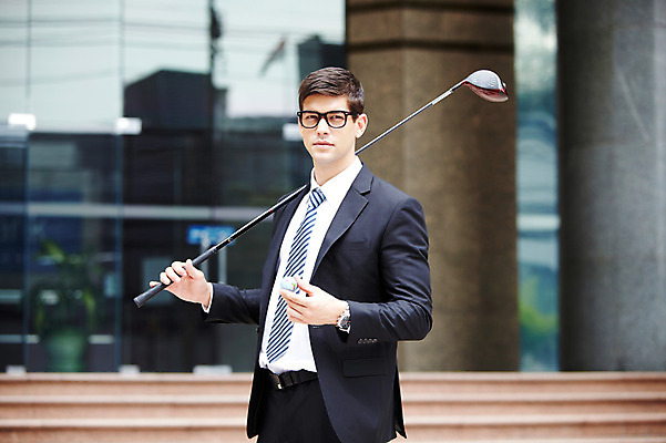 포토 JPG 주간 서양인 외국인 해외기획촬영 건축물 2011년태국 남자 포즈 골프 비즈니스 모션 골프공 골프용품 골프클럽 한명 서기 들기 사람 정장 빌딩 상반신 20대 성인 야외 건물 계단 골프채 도시 직장인 비즈니스맨 도심 남자만 남자한명만 성인남자만 청년만 청년남자만 청년남자한명만 성인한명만 성인남자한명만 성인만 국내포토 자연요소 직업 1 옷 건축 스포츠용품 공 인종 청년 구기 파일형식