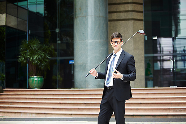 포토 JPG 주간 서양인 외국인 해외기획촬영 건축물 2011년태국 남자 포즈 골프 비즈니스 모션 골프공 골프용품 골프클럽 한명 서기 미소 웃음 들기 사람 정장 빌딩 상반신 20대 성인 야외 건물 계단 골프채 도시 직장인 비즈니스맨 도심 남자만 남자한명만 성인남자만 청년만 청년남자만 청년남자한명만 성인한명만 성인남자한명만 성인만 국내포토 자연요소 직업 1 옷 건축 스포츠용품 공 표정 인종 청년 구기 파일형식