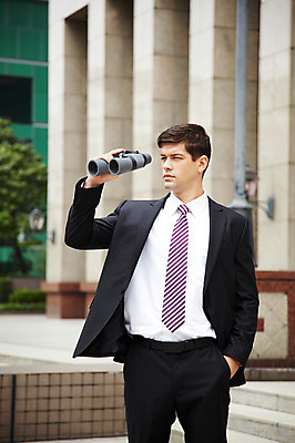 포토 JPG 주간 서양인 외국인 해외기획촬영 건축물 2011년태국 남자 포즈 비즈니스 모션 한명 서기 들기 사람 정장 빌딩 상반신 20대 성인 야외 건물 쌍안경 망원경 관찰 도시 직장인 비즈니스맨 도심 남자만 남자한명만 성인남자만 청년만 청년남자만 청년남자한명만 성인한명만 성인남자한명만 성인만 국내포토 자연요소 직업 1 옷 건축 인종 청년 파일형식