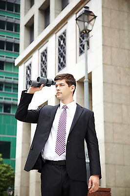 포토 JPG 주간 서양인 외국인 해외기획촬영 건축물 2011년태국 남자 포즈 비즈니스 모션 한명 서기 들기 사람 정장 빌딩 상반신 20대 성인 야외 건물 쌍안경 망원경 관찰 도시 직장인 비즈니스맨 도심 남자만 남자한명만 성인남자만 청년만 청년남자만 청년남자한명만 성인한명만 성인남자한명만 성인만 국내포토 자연요소 직업 1 옷 건축 인종 청년 파일형식
