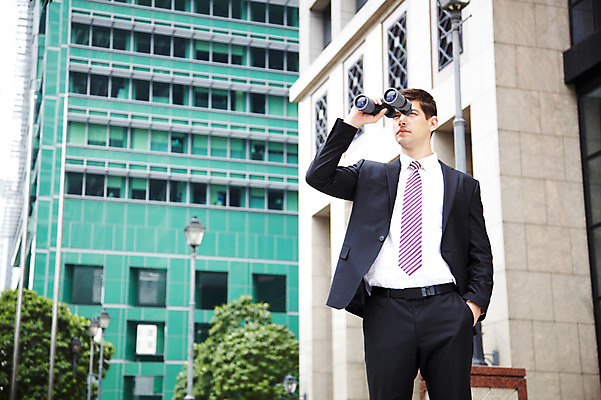 포토 JPG 주간 서양인 외국인 해외기획촬영 건축물 2011년태국 남자 포즈 비즈니스 모션 한명 서기 들기 사람 정장 빌딩 상반신 20대 성인 야외 건물 쌍안경 망원경 관찰 도시 직장인 비즈니스맨 도심 남자만 남자한명만 성인남자만 청년만 청년남자만 청년남자한명만 성인한명만 성인남자한명만 성인만 국내포토 자연요소 직업 1 옷 건축 인종 청년 파일형식