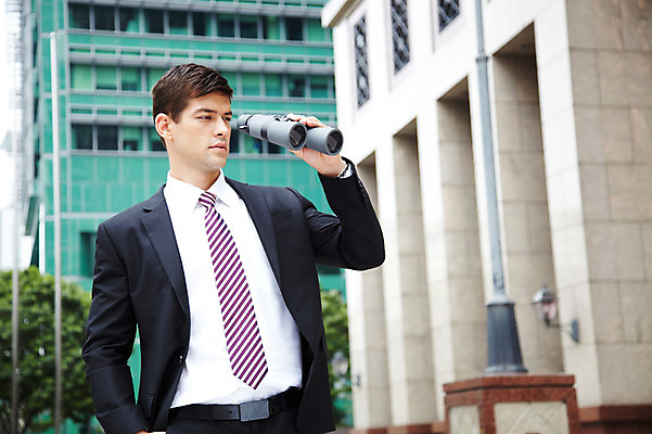 포토 JPG 주간 서양인 외국인 해외기획촬영 건축물 2011년태국 남자 포즈 비즈니스 모션 한명 서기 들기 사람 정장 빌딩 상반신 20대 성인 야외 건물 쌍안경 망원경 관찰 도시 직장인 비즈니스맨 도심 남자만 남자한명만 성인남자만 청년만 청년남자만 청년남자한명만 성인한명만 성인남자한명만 성인만 국내포토 자연요소 직업 1 옷 건축 인종 청년 파일형식