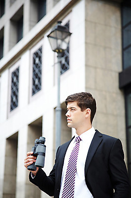 포토 JPG 주간 서양인 외국인 해외기획촬영 건축물 2011년태국 남자 포즈 비즈니스 모션 한명 서기 들기 사람 정장 빌딩 상반신 20대 성인 야외 건물 쌍안경 망원경 관찰 도시 직장인 비즈니스맨 도심 남자만 남자한명만 성인남자만 청년만 청년남자만 청년남자한명만 성인한명만 성인남자한명만 성인만 국내포토 자연요소 직업 1 옷 건축 인종 청년 파일형식