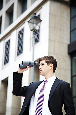 포토 JPG 주간 서양인 외국인 해외기획촬영 건축물 2011년태국 남자 포즈 비즈니스 모션 한명 서기 들기 사람 정장 빌딩 상반신 20대 성인 야외 건물 쌍안경 망원경 관찰 도시 직장인 비즈니스맨 도심 남자만 남자한명만 성인남자만 청년만 청년남자만 청년남자한명만 성인한명만 성인남자한명만 성인만 국내포토 자연요소 직업 1 옷 건축 인종 청년 파일형식