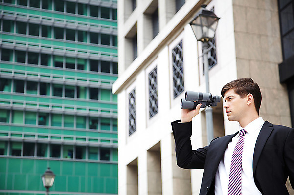 포토 JPG 주간 서양인 외국인 해외기획촬영 건축물 2011년태국 남자 포즈 비즈니스 모션 한명 서기 들기 사람 정장 빌딩 상반신 20대 성인 야외 건물 쌍안경 망원경 관찰 도시 직장인 비즈니스맨 도심 남자만 남자한명만 성인남자만 청년만 청년남자만 청년남자한명만 성인한명만 성인남자한명만 성인만 국내포토 자연요소 직업 1 옷 건축 인종 청년 파일형식